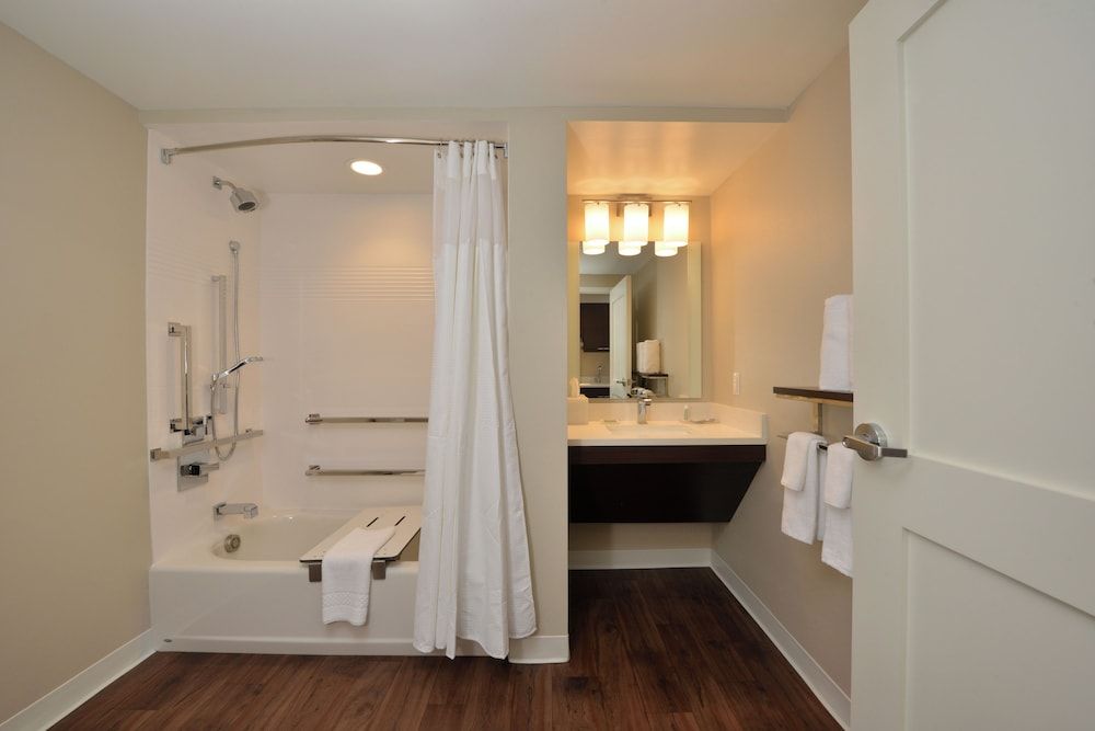 Towneplace Suites By Marriott Raleigh-Durham Airport/Morrisville Studio, 1 King Bed with Sofa bed (Mobility/Hearing Accessible, Tub) 5