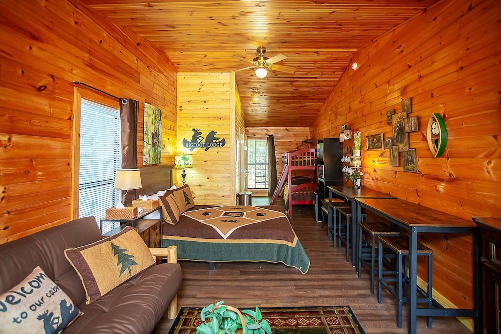 Bigfoot Lodge Room One