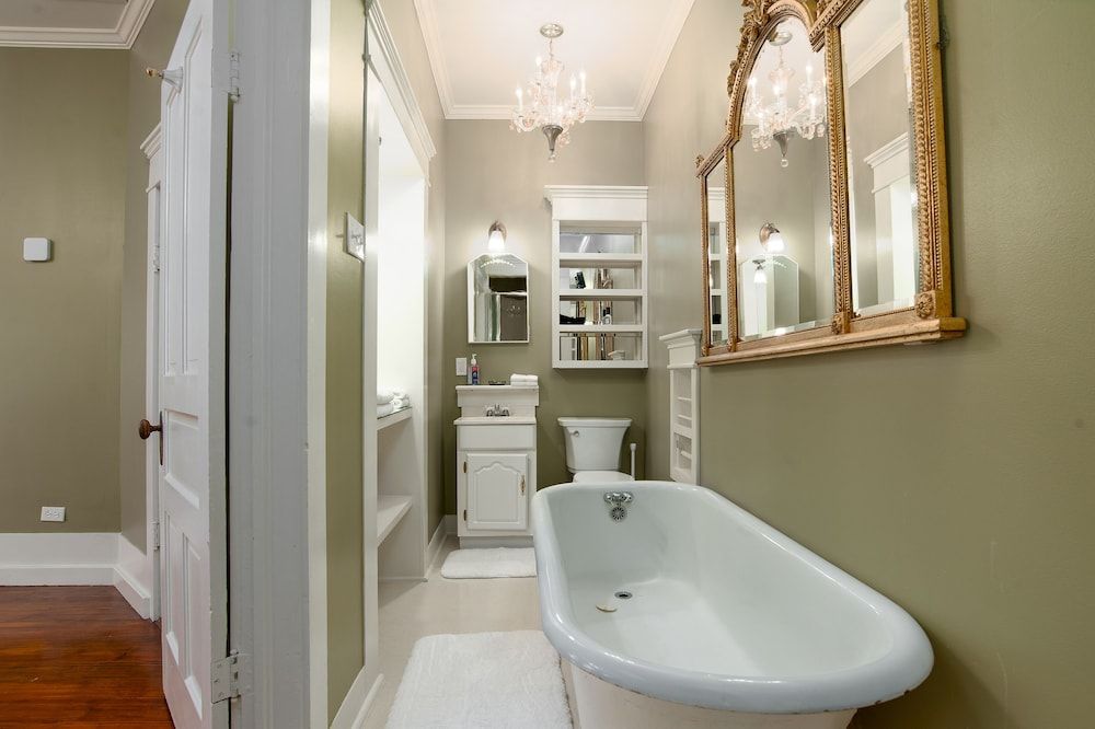 Oaklea Mansion Bed and Breakfast Deluxe Room 4