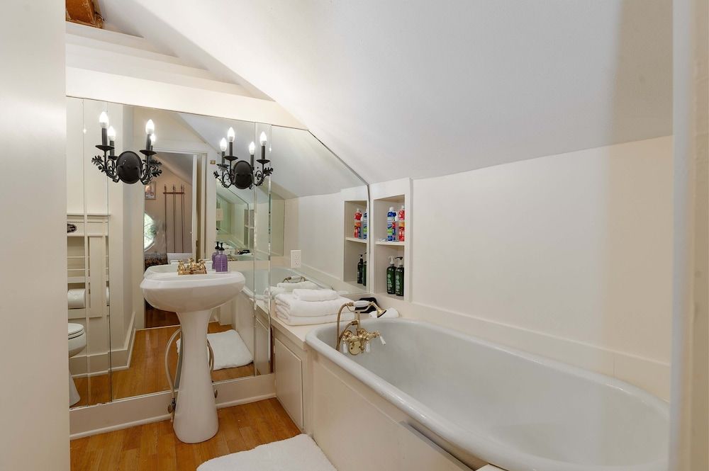 Oaklea Mansion Bed and Breakfast Economy Room 4