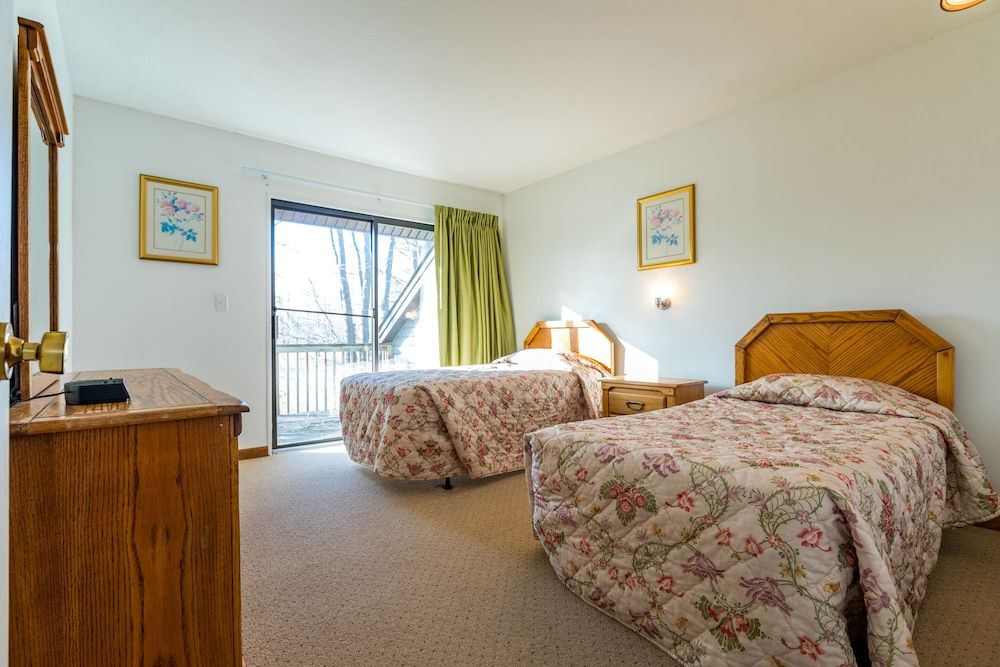 Basic Condo, 1 Bedroom