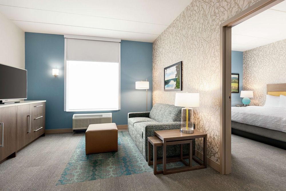 Suite, 1 King Bed, Accessible (Hearing)