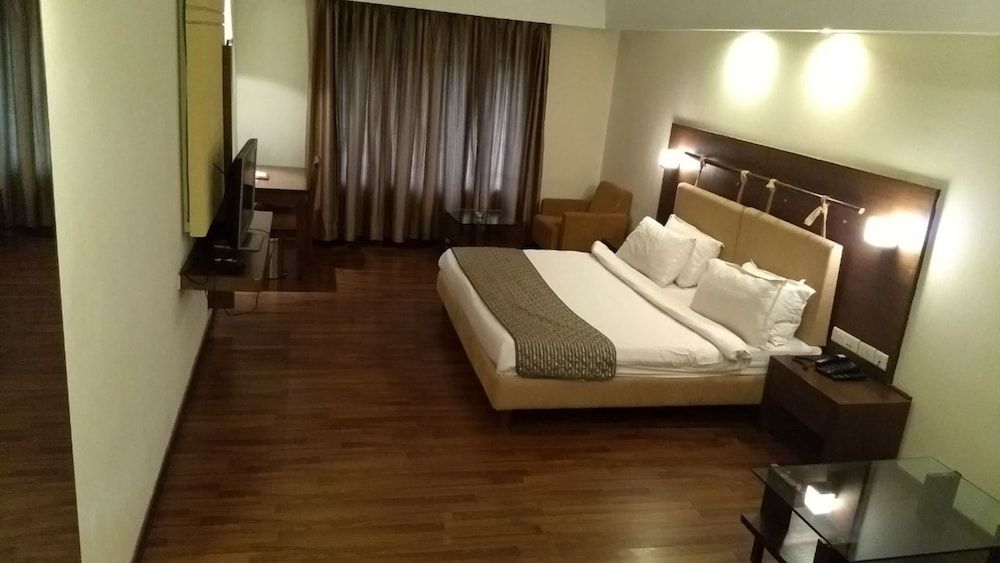 undefined Cambay Sapphire 10