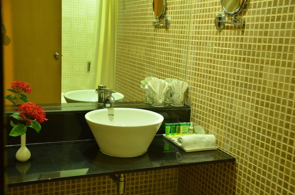 undefined Cambay Sapphire 8