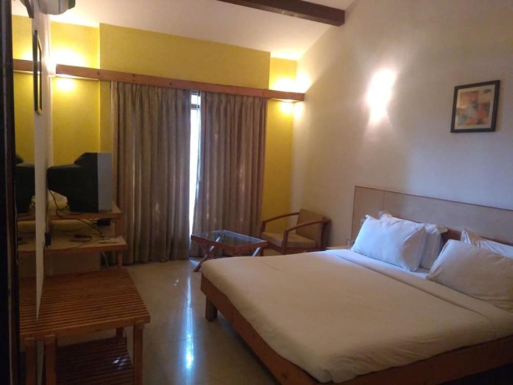 undefined Cambay Sapphire 7