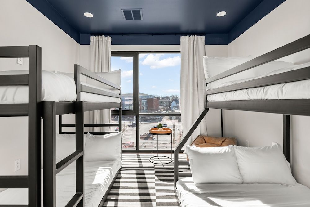 Bunkroom Penthouse, 2.5 bath