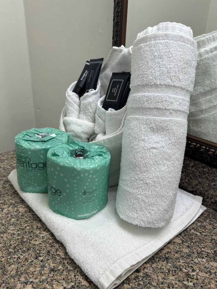 1st Place Hotel Deluxe Double Room, 2 Double Beds 3