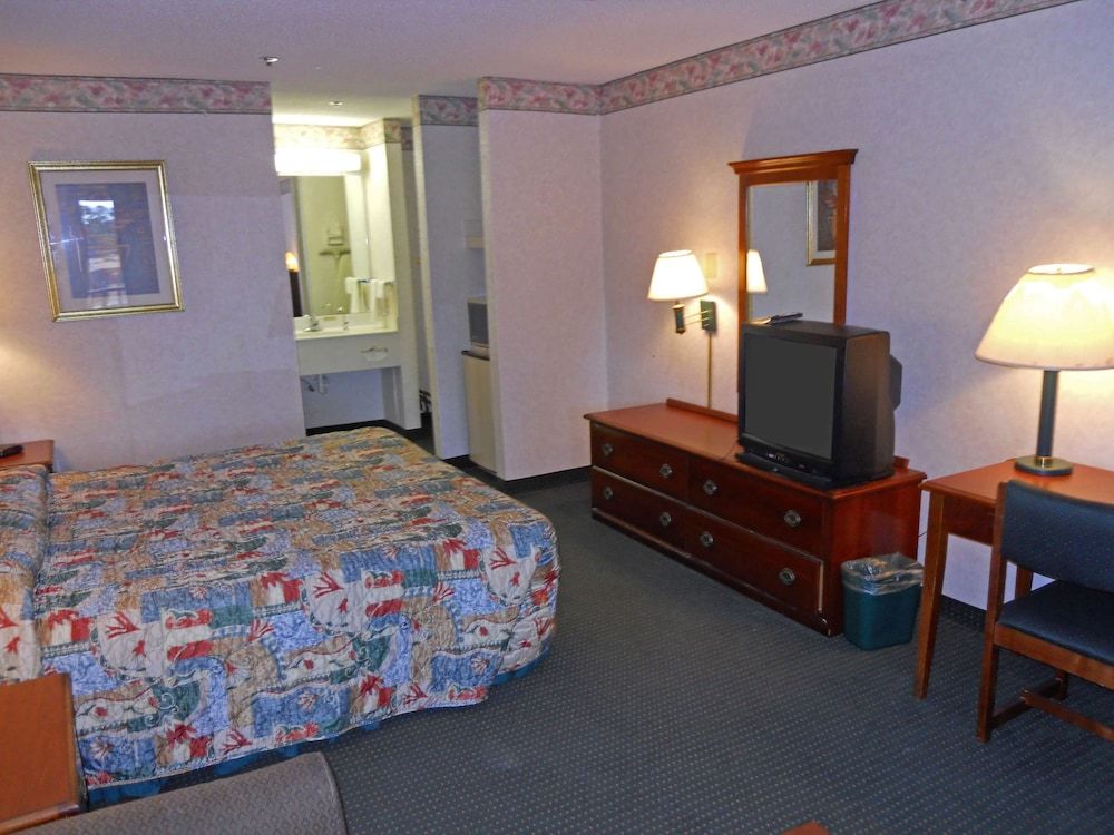 Suite, 1 King Bed, Non Smoking (Arched)
