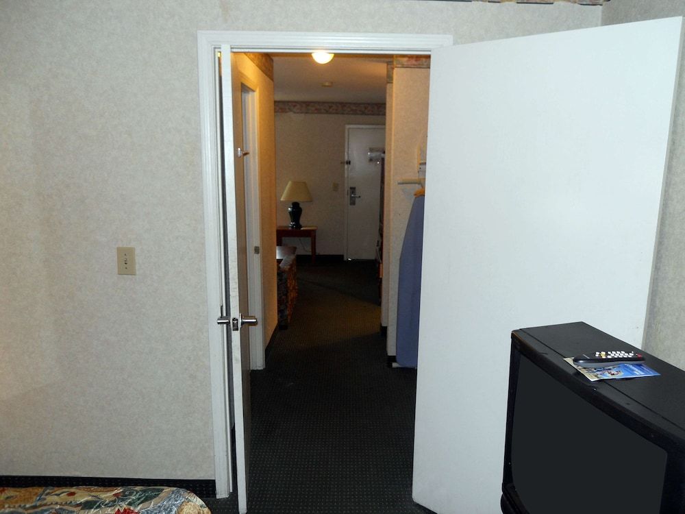 Suite, 1 King Bed, Non Smoking (Privacy Suite)