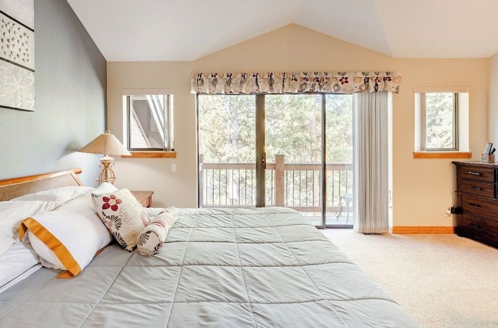 House, Multiple Beds, Hot Tub, City View