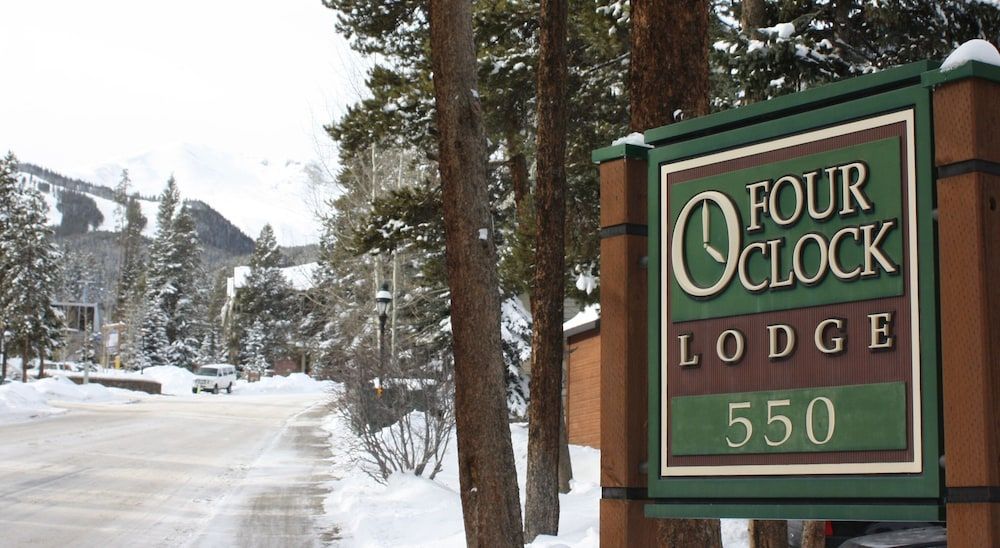 Four O'clock Lodge B14