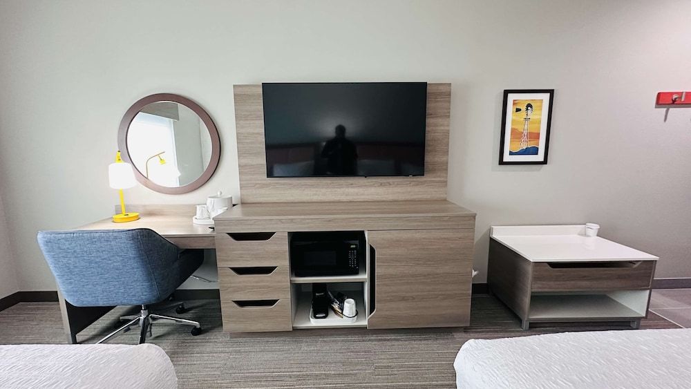 Room, 2 Queen Beds, Accessible, Bathtub