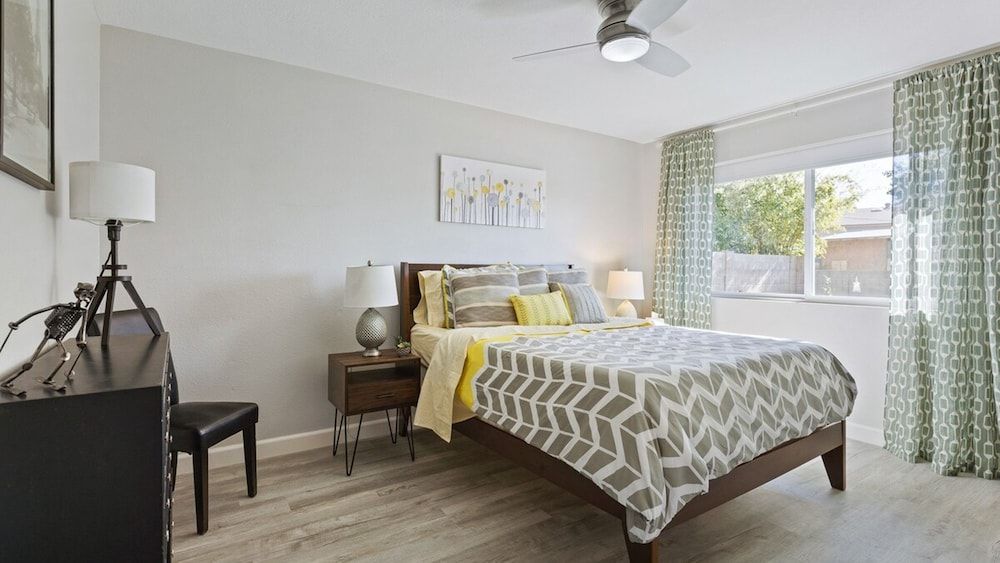 Studio (4 Bedrooms)