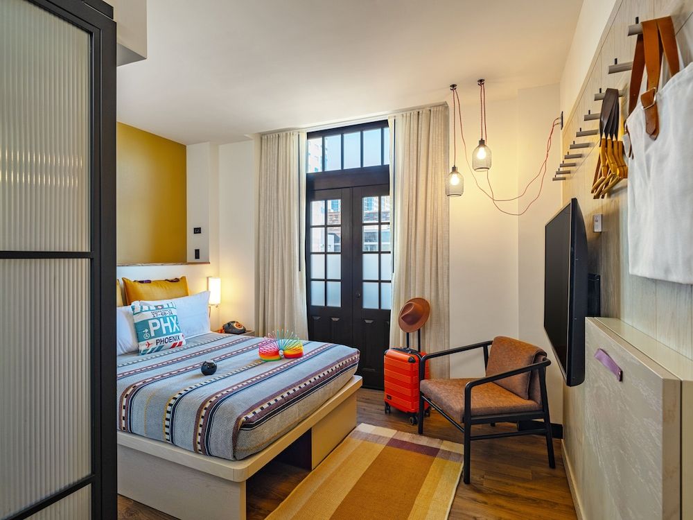 Moxy Phoenix Downtown Room, 1 Queen Bed, City View (Urban)