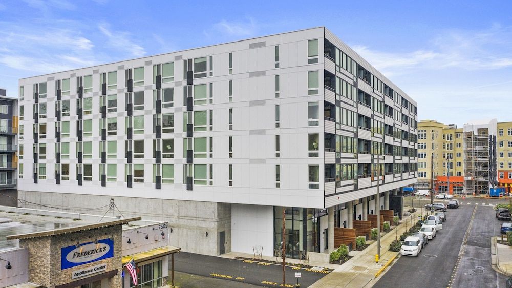 Open Loft in Redmond Core - 92 Walkscore