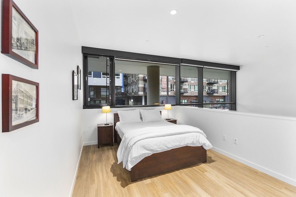 Open Loft in Redmond Core - 92 Walkscore