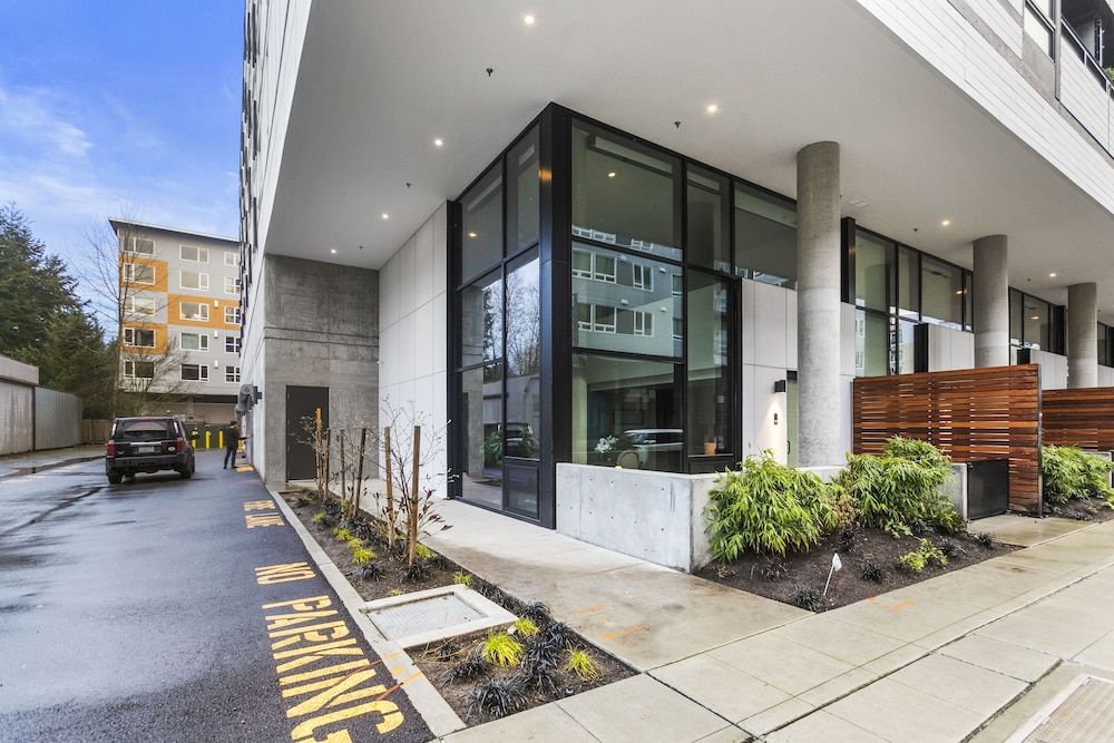 Open Loft in Redmond Core - 92 Walkscore