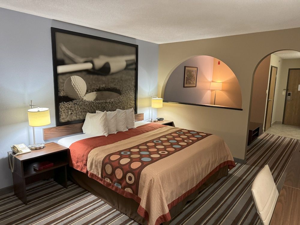 Super 8 by Wyndham Winfield/Quail Ridge Area Deluxe Studio, 1 King Bed, Non Smoking