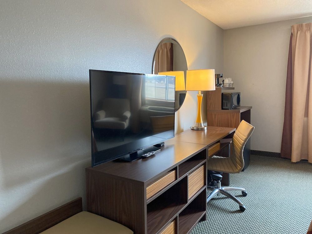 Super 8 by Wyndham Winfield/Quail Ridge Area Room, 2 Queen Beds, Non Smoking 7