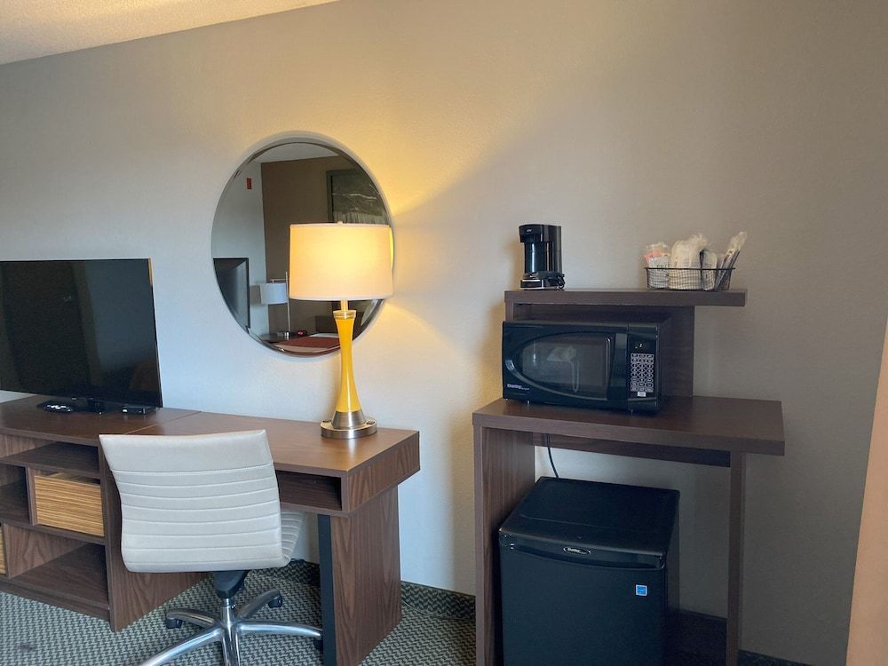 Super 8 by Wyndham Winfield/Quail Ridge Area Room, 2 Queen Beds, Non Smoking 8