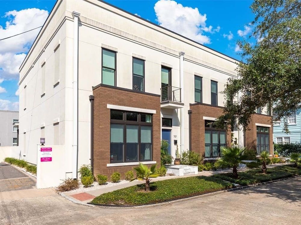 undefined Savannah Suite Tea