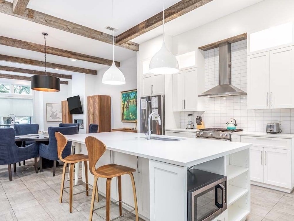 undefined Savannah Jetsetter 5