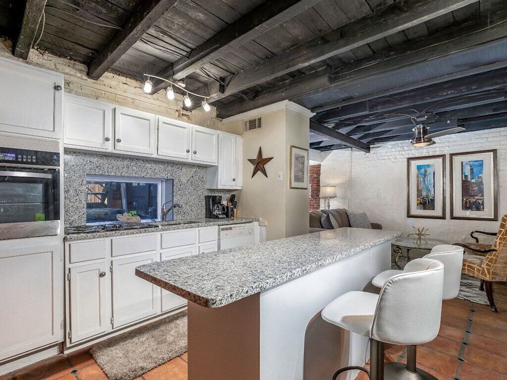 undefined Southern Belle Manor 8