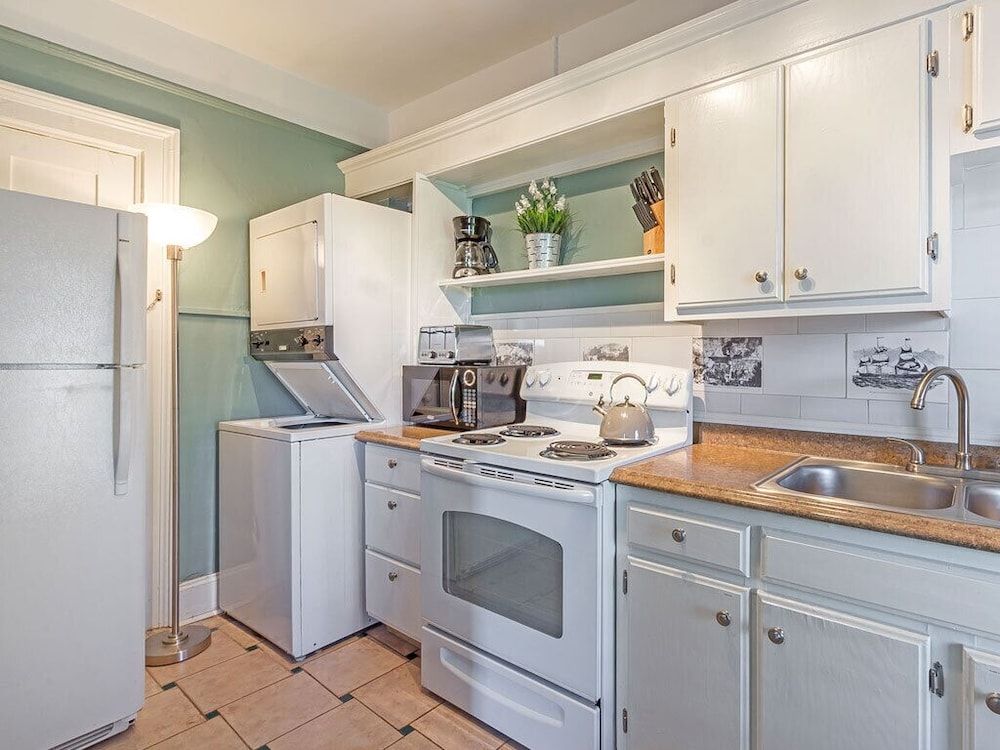 undefined Southern Belle 3 5