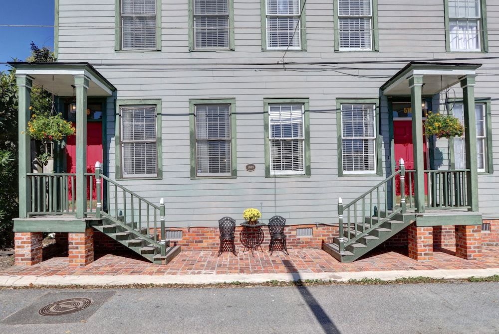 Gallery Stays - Spartina