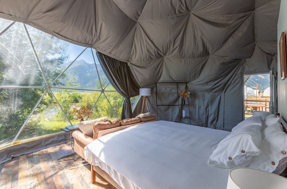 King GeoDome, Premium Mountain View
