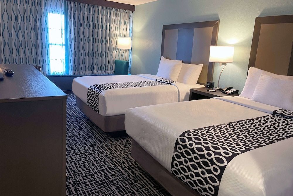 Room, 2 Queen Beds, Accessible, Non Smoking (Tub with Grab Bars)