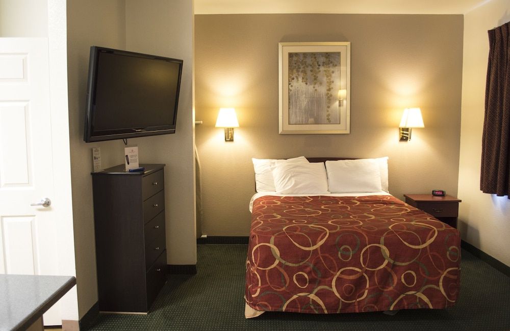 undefined Siegel Select Flamingo 2