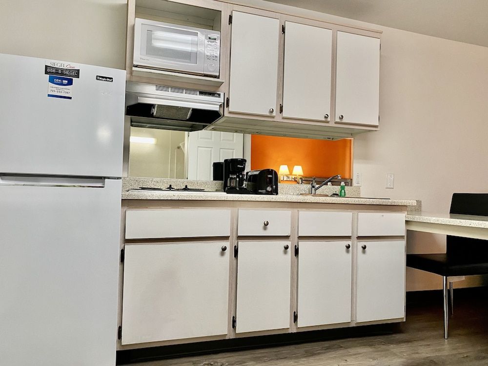 undefined Siegel Select Flamingo 7