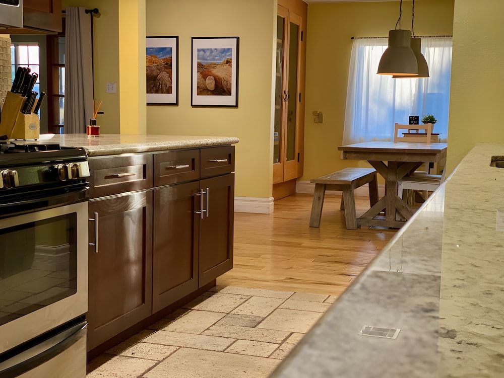 Las Vegas Pool House Family House 8