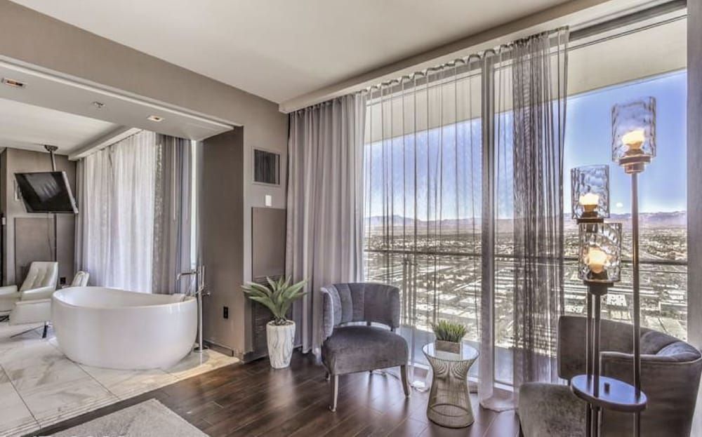 Palms Place Vacation Suites Collection Exclusive Suite, 1 Bedroom, City View 14