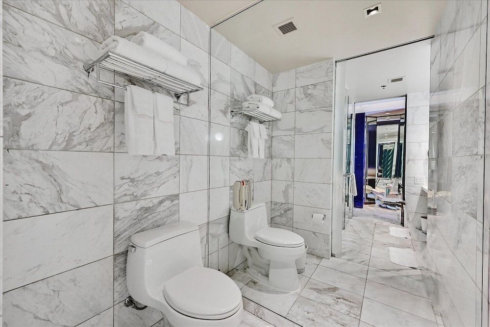 Palms Place Vacation Suites Collection Exclusive Suite, 1 Bedroom, City View 8