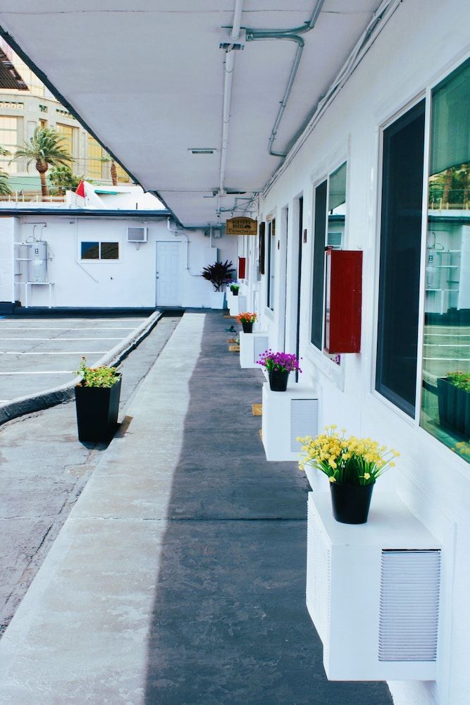 undefined Nirvana Hotel 8