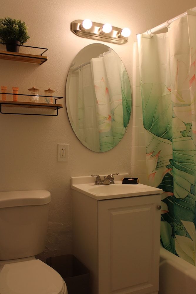 Nirvana Hotel Deluxe Room, 1 Queen Bed (No Breakfast) 5