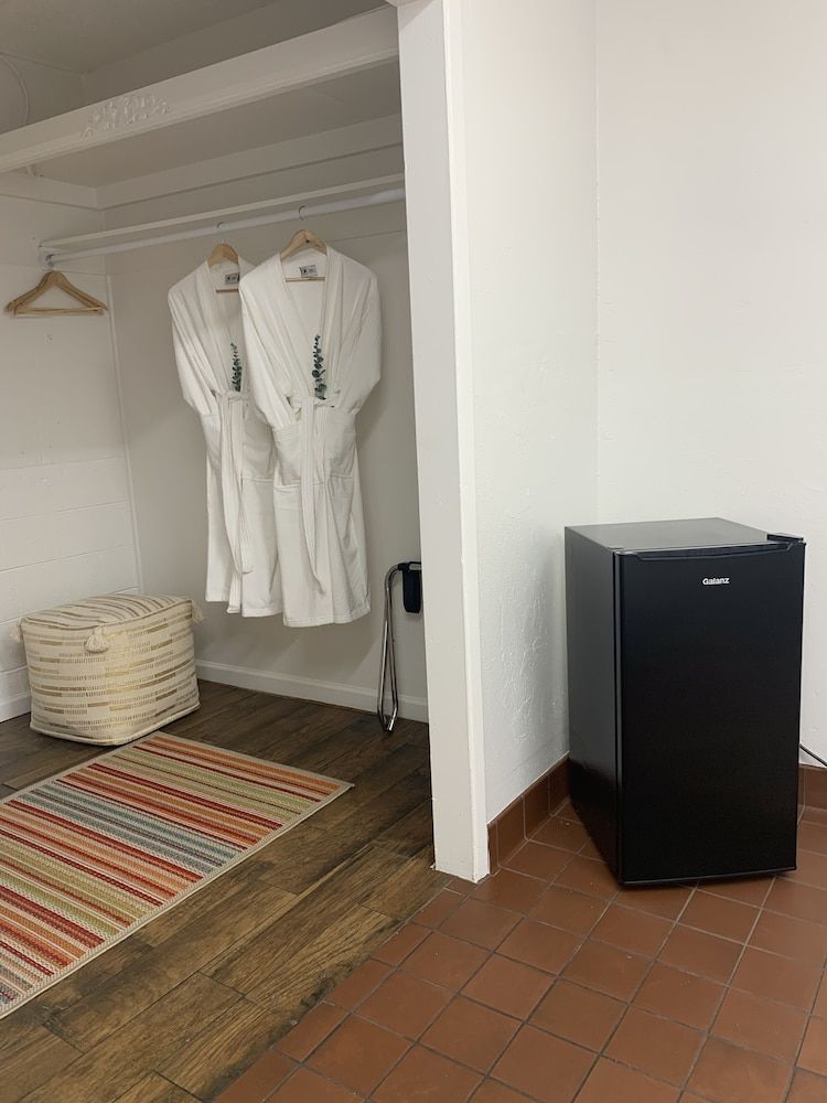 Nirvana Hotel Deluxe Room, 1 Queen Bed (No Breakfast) 6