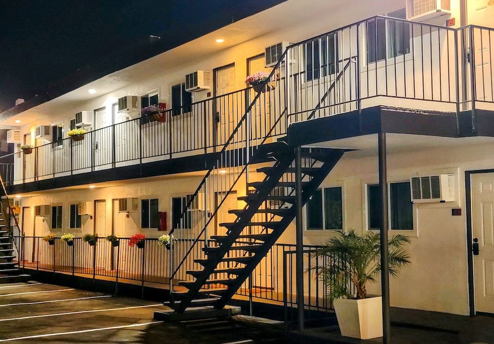 undefined Nirvana Hotel 3