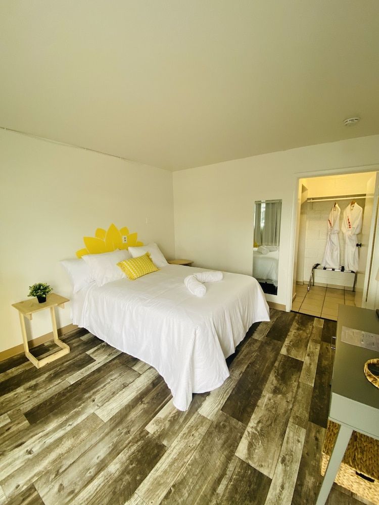 undefined Nirvana Hotel 7