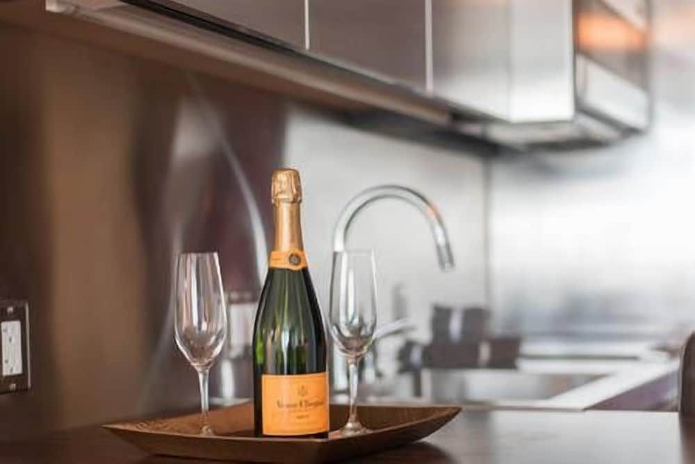 undefined Luxury Suites at the Palms 8