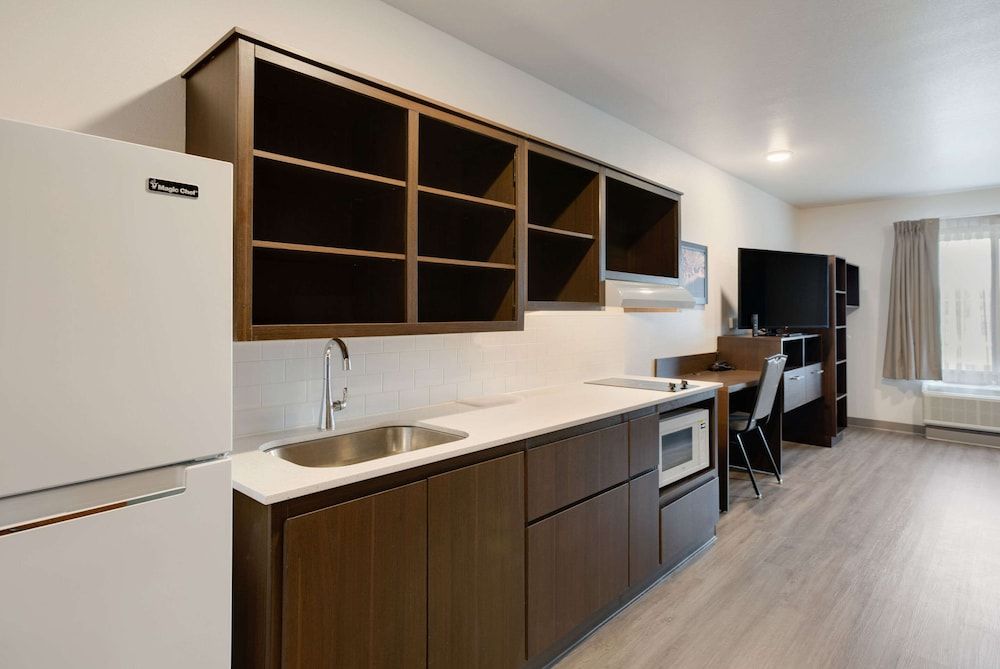 Queen Suite Accessible