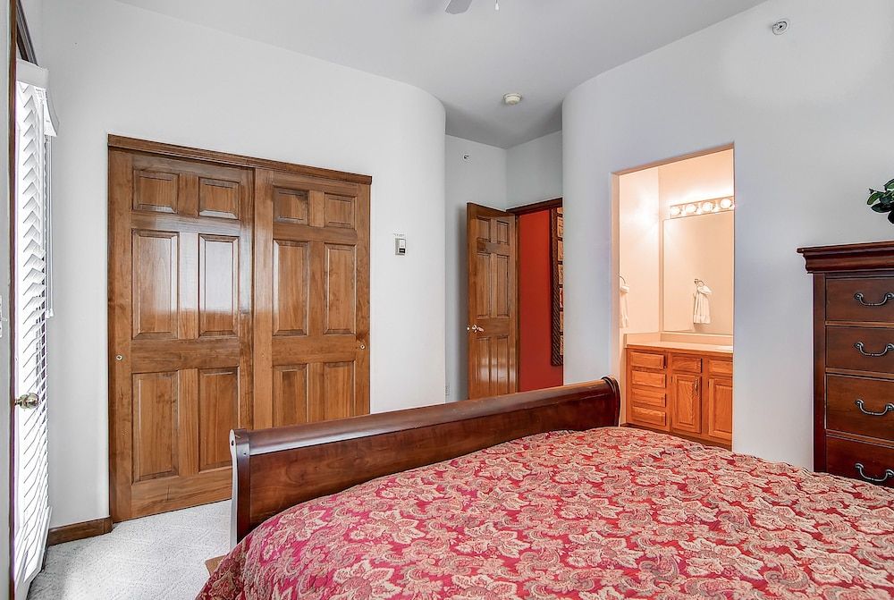 Comfort Condo, 2 Bedrooms, Kitchen