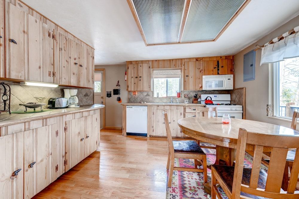 Classic Cabin, 2 Bedrooms, Kitchen