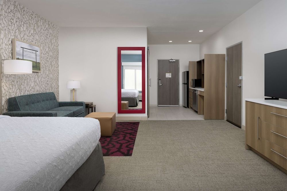 Studio Suite, 1 King Bed, Accessible, Bathtub