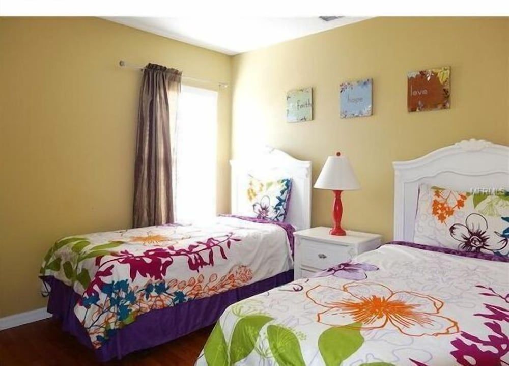 Family Townhome, Hot Tub, Garden Area