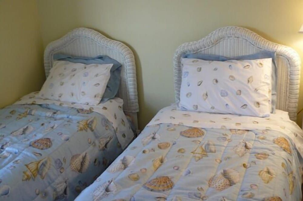 Family Townhome, Private Pool, Garden Area