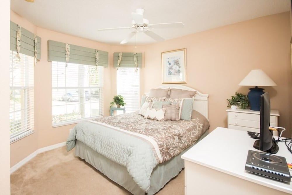 House, Multiple Beds (Malcom's West Haven Vacation Home)