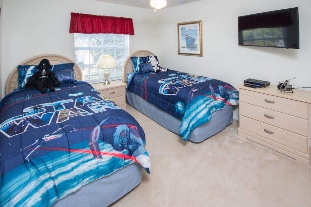 House, Multiple Beds (Christine's West Haven Vacation Home)